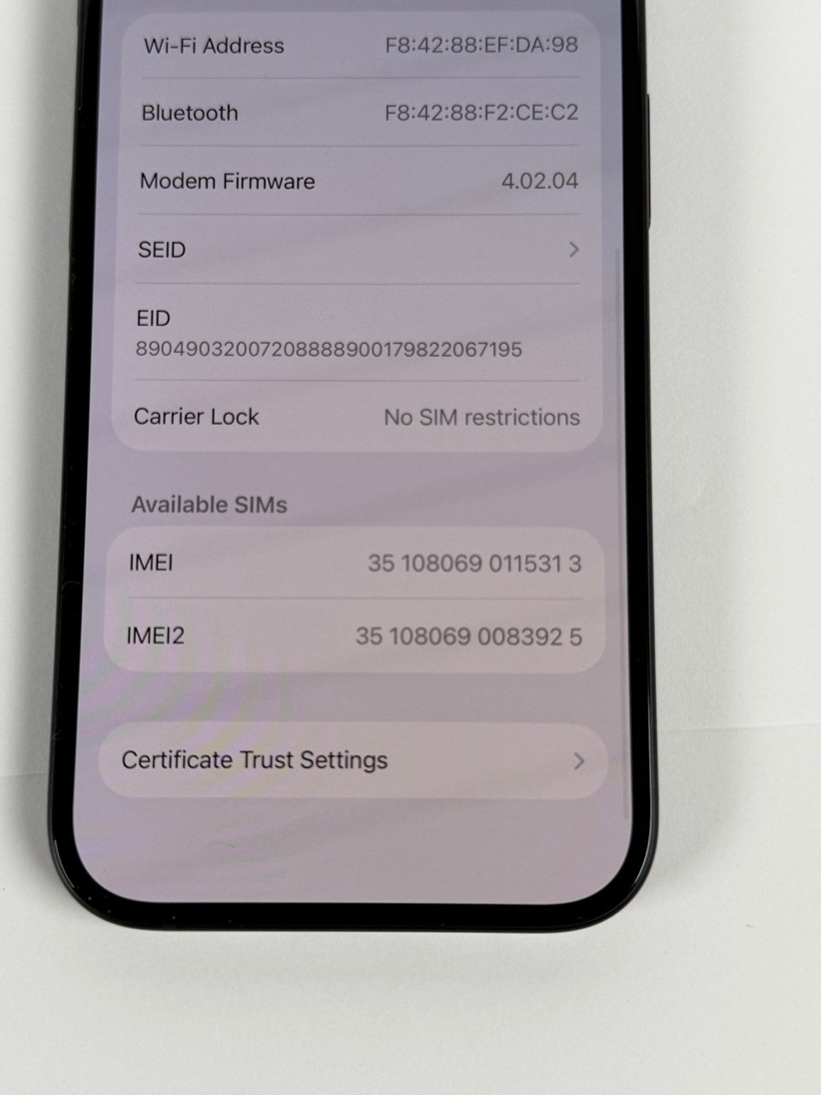 Apple iPhone 15 unlocked carrier status showing no SIM restrictions