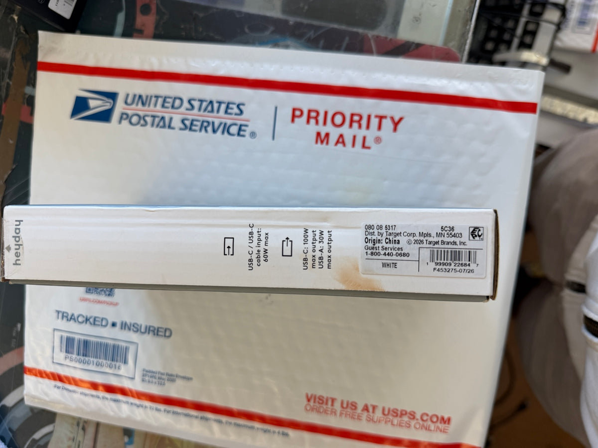 Heyday 20000mAh white power bank retail box showing USB-C charging specifications