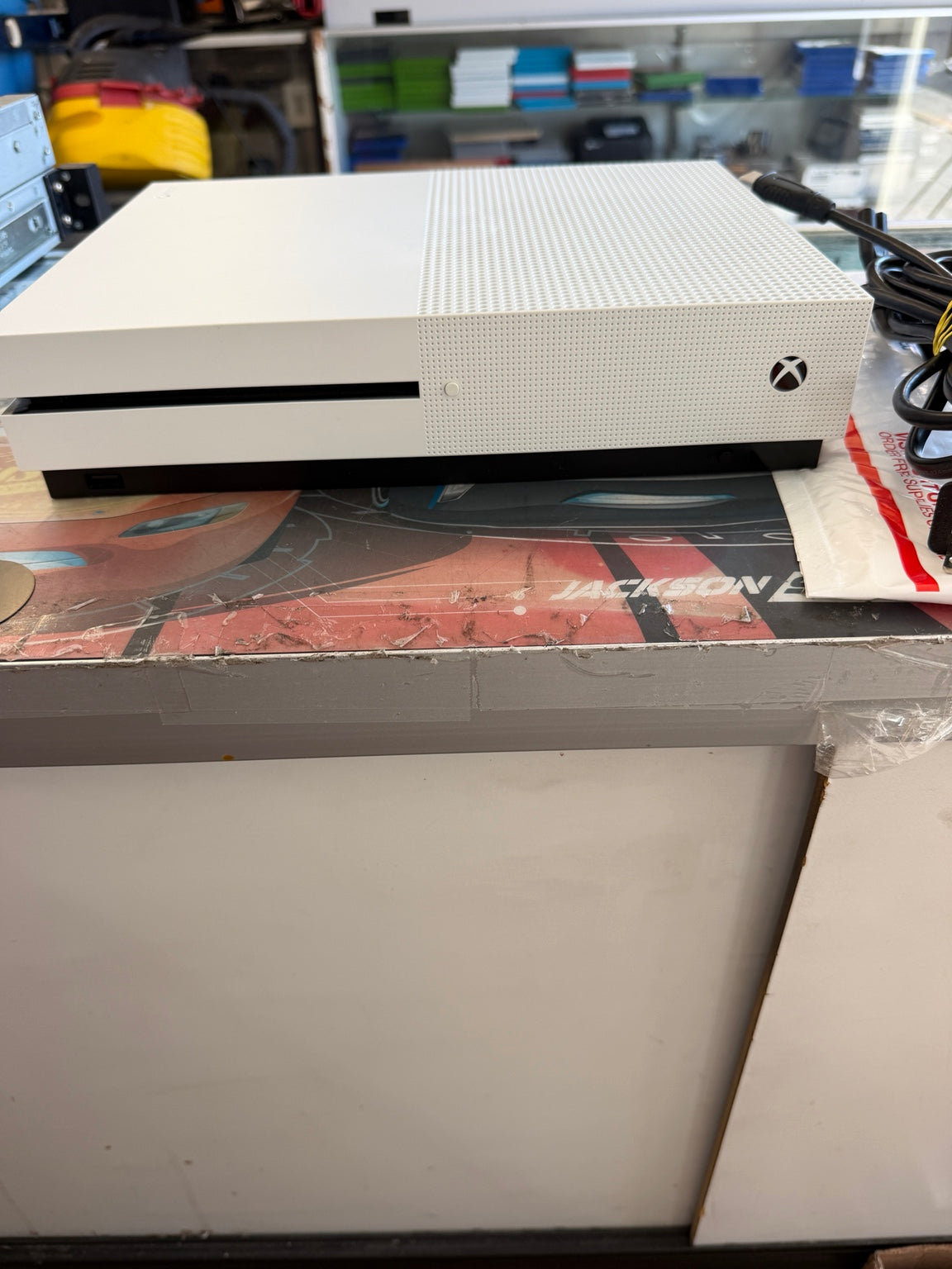 Microsoft Xbox One S 500GB White Console Bundle – Wireless Controller, 2 Games & Cables