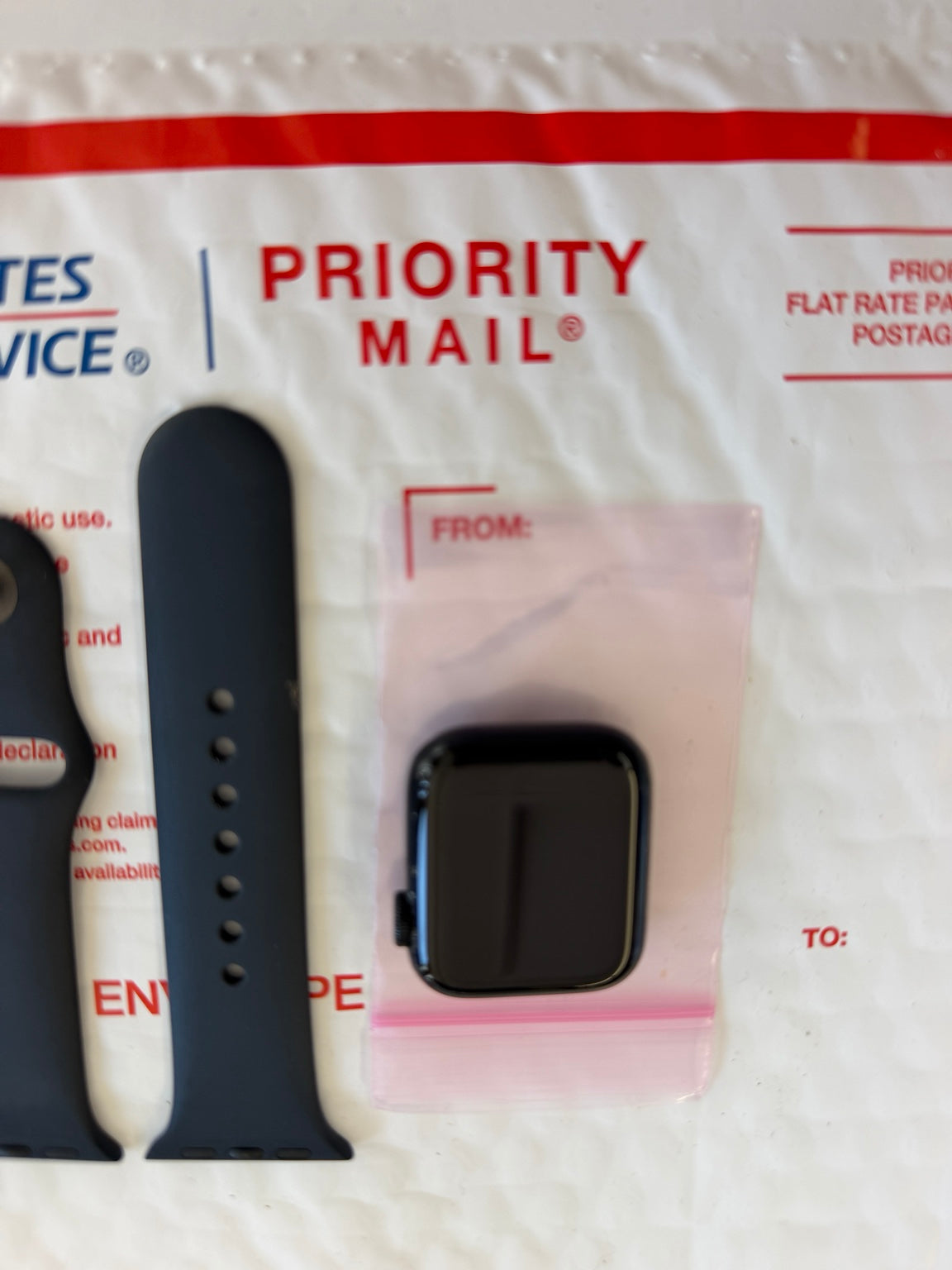 Apple Watch SE 2nd Gen 40mm Midnight front screen close-up