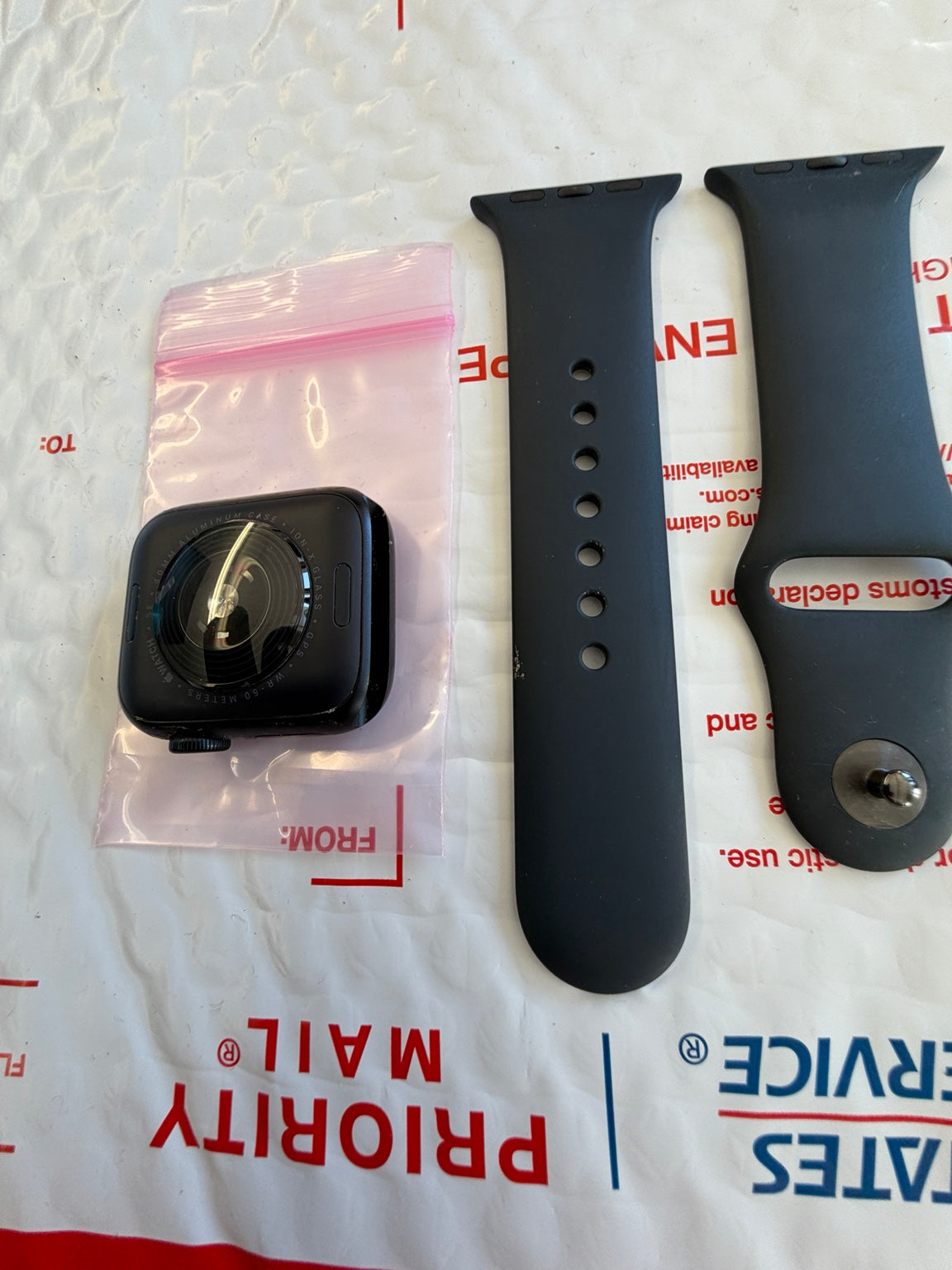 Apple Watch SE 2nd Generation rear optical heart rate sensor