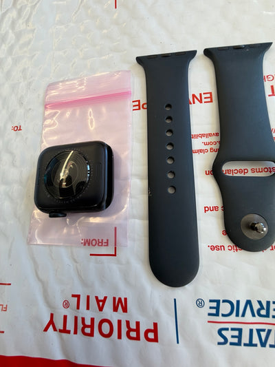 Apple Watch SE 2nd Generation rear optical heart rate sensor