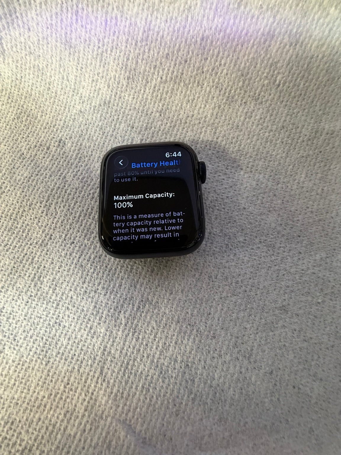 Apple Watch SE 2nd Gen battery health screen showing 100 percent maximum capacity