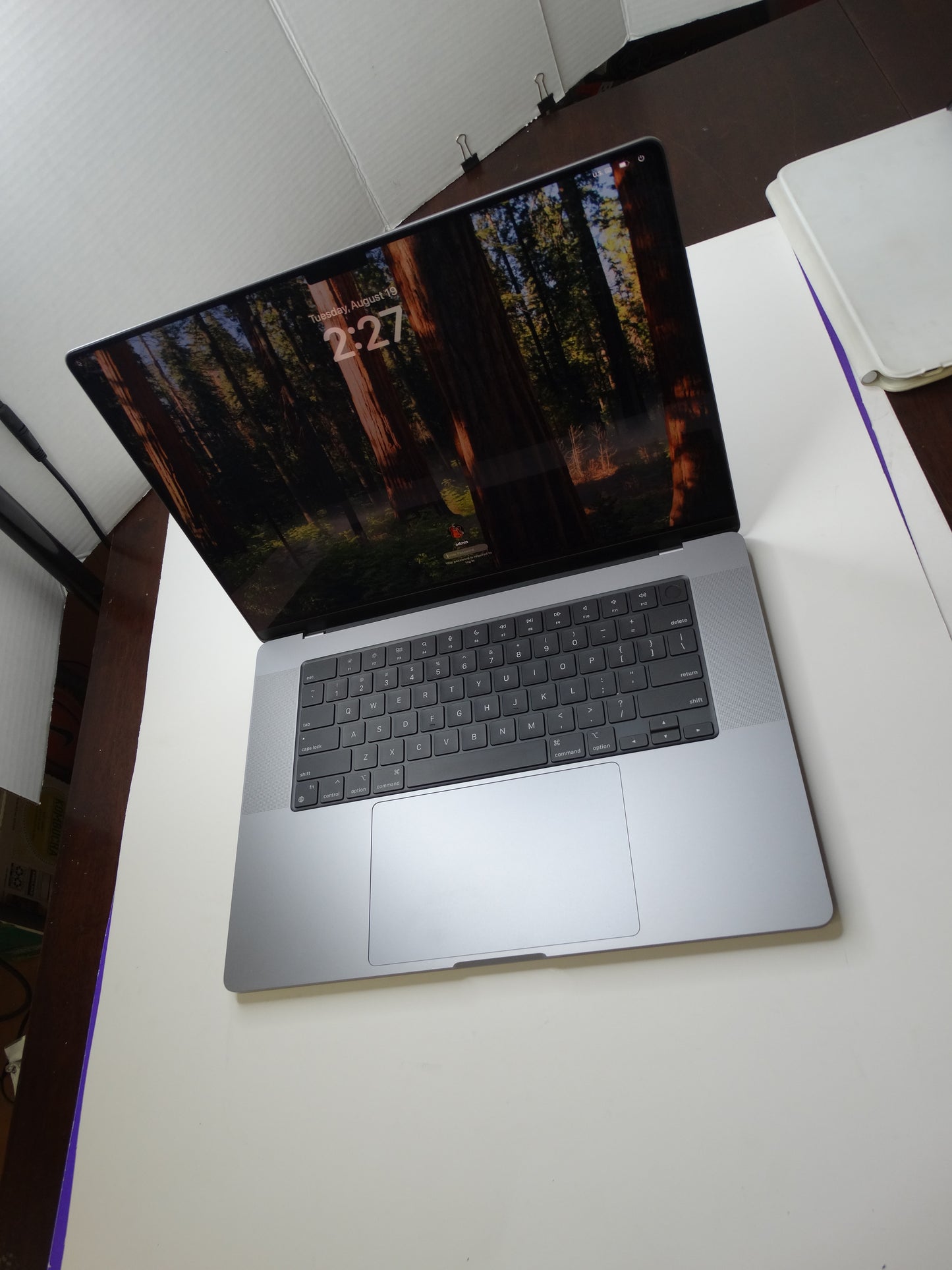 Apple MacBook Pro A2485 – 16" M1 Pro Chip, 16GB RAM, 512GB Mint Condition
