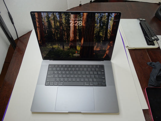 Apple MacBook Pro A2485 – 16" M1 Pro Chip, 16GB RAM, 512GB Mint Condition