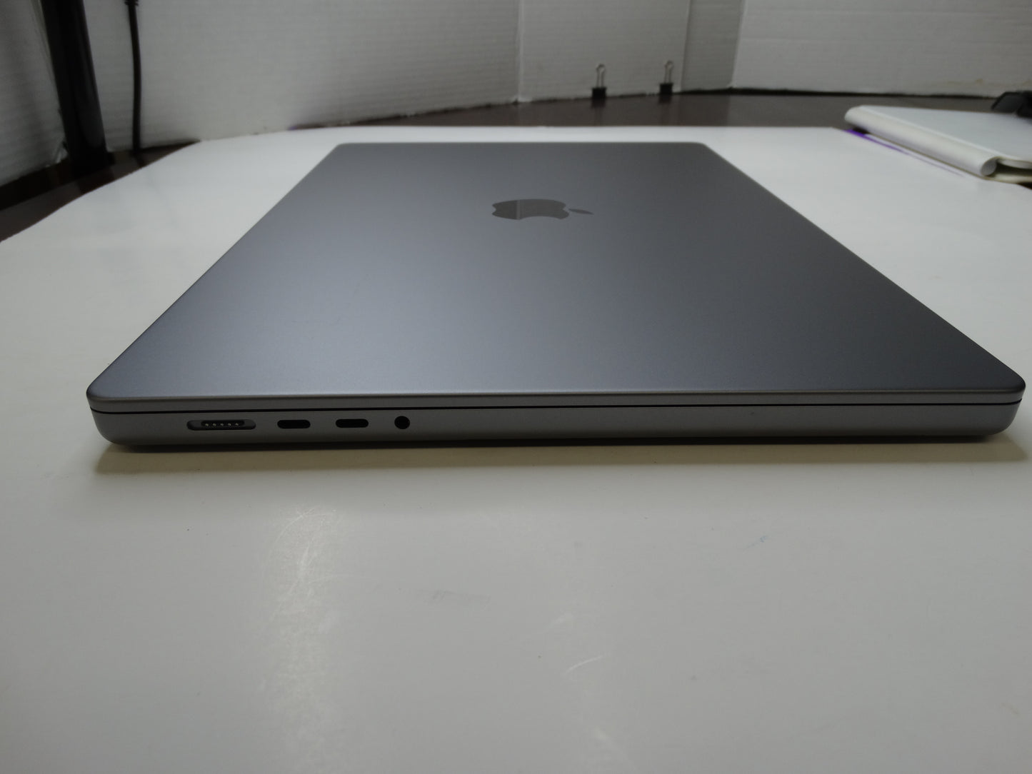Apple MacBook Pro A2485 – 16" M1 Pro Chip, 16GB RAM, 512GB Mint Condition