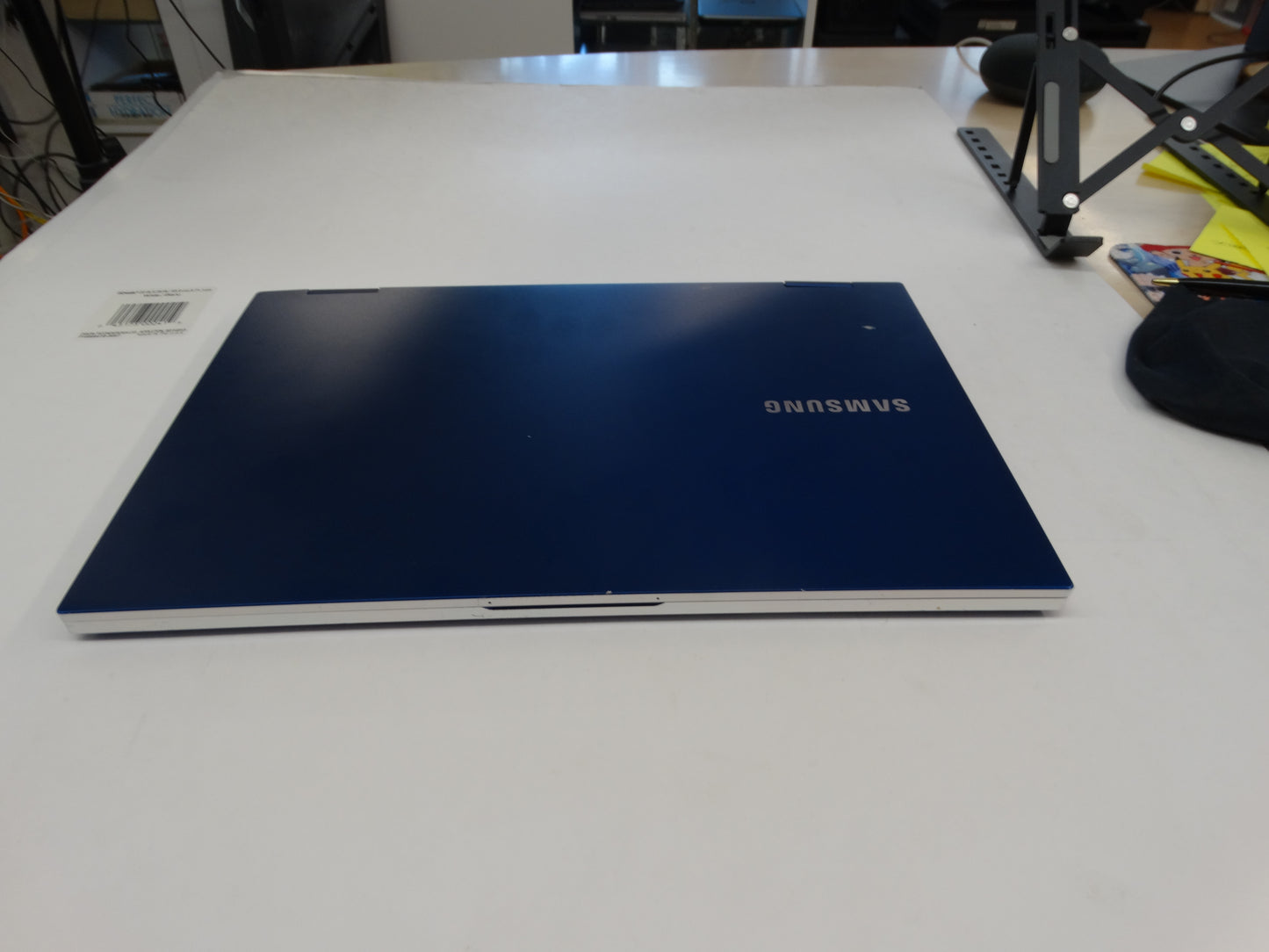 Samsung Laptop 9GU5QG3 – Intel Core i7-1065G7, 8GB RAM, 512GB SSD, Windows 11 Home, 94% Battery