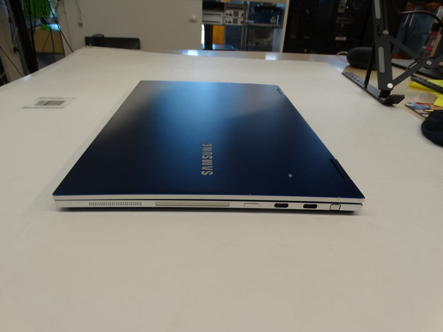 Samsung Laptop 9GU5QG3 – Intel Core i7-1065G7, 8GB RAM, 512GB SSD, Windows 11 Home, 94% Battery