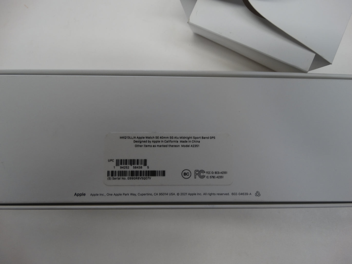 Apple Watch SE (2nd Gen) 40mm Midnight Aluminum Case with Sport Band