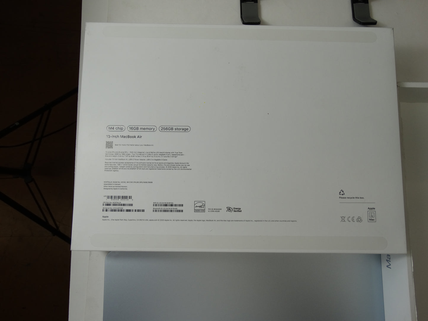Apple MacBook Air A3240 – M4 Chip (10-Core CPU, 8-Core GPU), 16GB RAM, 256GB SSD, 13.6” Retina – macOS Sequoia