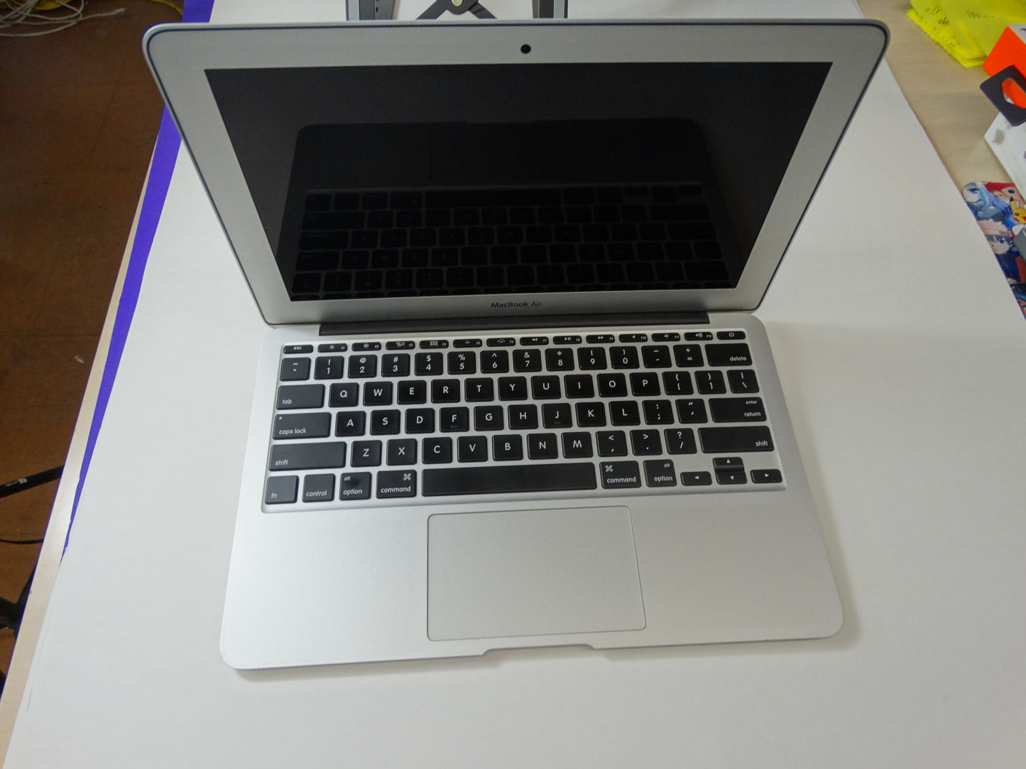 Apple MacBook Air A1465 – 11-Inch, Intel i5, 4GB RAM, 120GB SSD