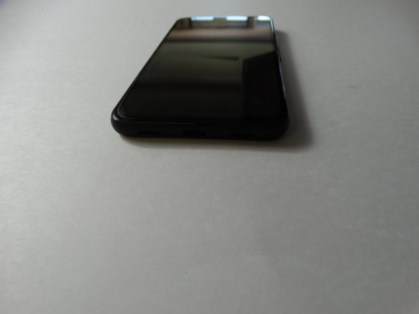 Google Pixel 4a – Compact Smartphone with Brilliant Camera and Pure Android Experience