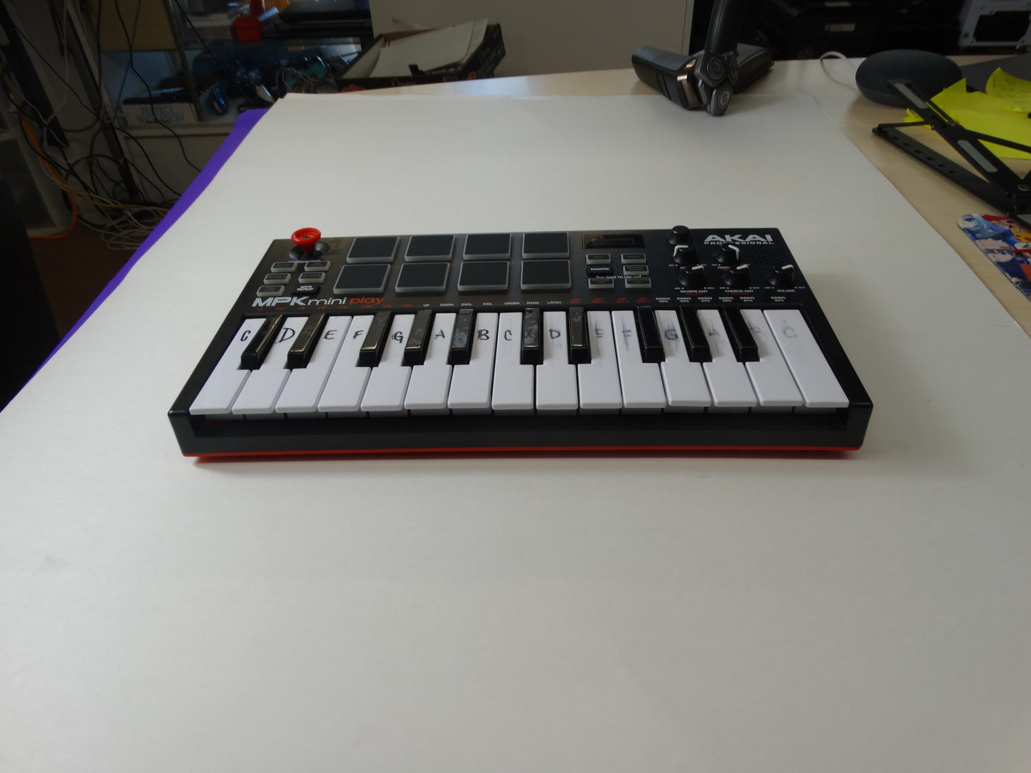 Akai Professional MPK Mini Play – 25-Key Portable MIDI Controller with Built-in Sounds & Speaker