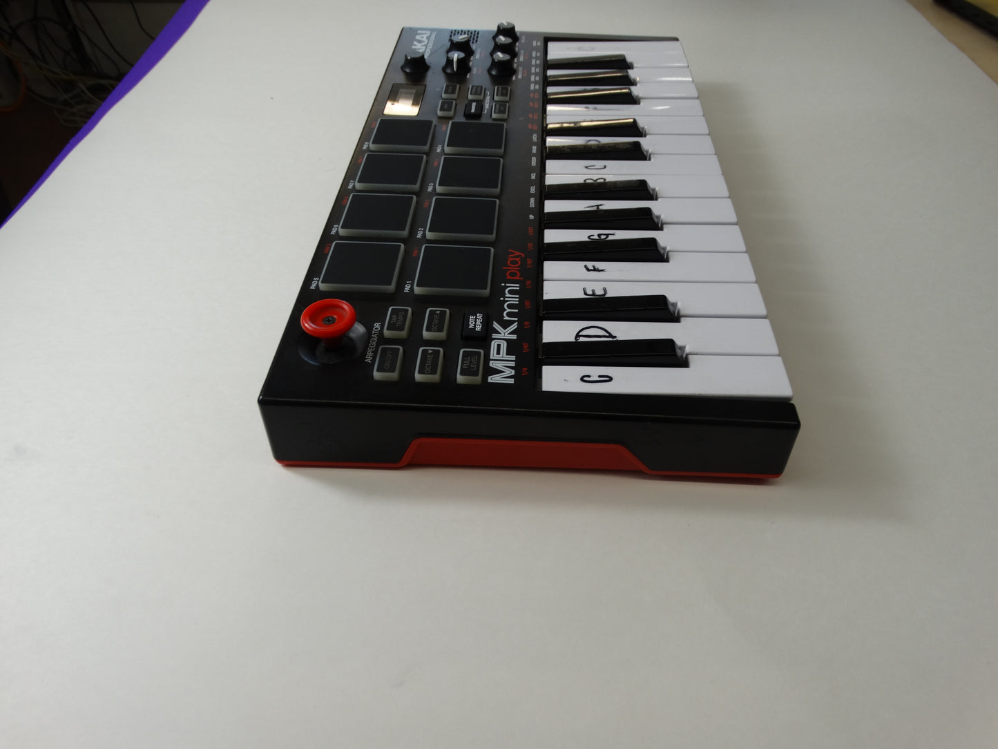 Akai Professional MPK Mini Play – 25-Key Portable MIDI Controller with Built-in Sounds & Speaker