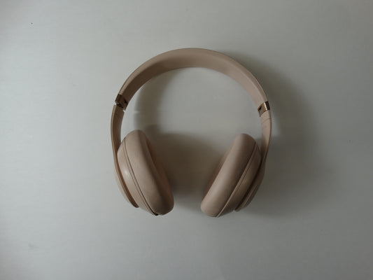 Beats Studio3 Wireless Noise Cancelling Over-Ear Headphones – Porcelain Rose / Gold