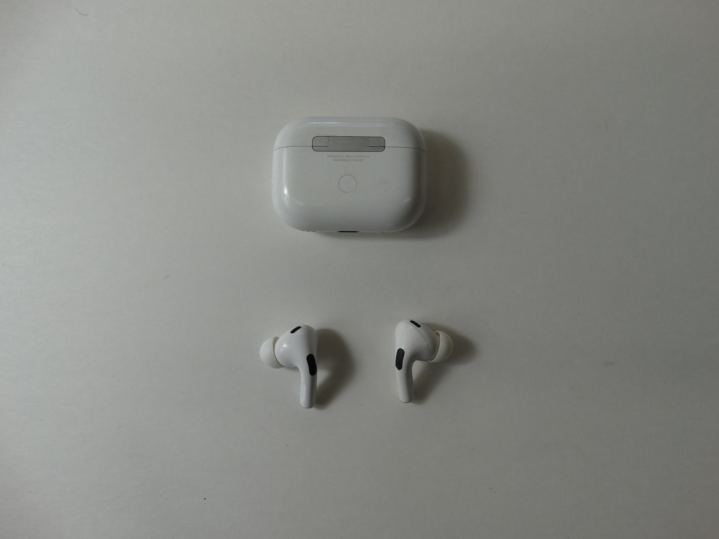 Apple AirPods Pro (1st Gen) with Wireless Charging Case – Model A2190 – White
