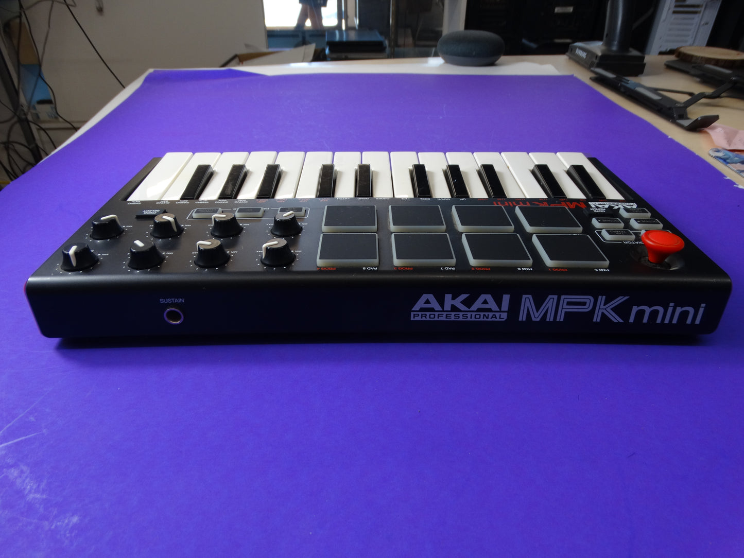Akai Professional MPK Mini MK2 – 25-Key MIDI Keyboard & Beat Pad Controller