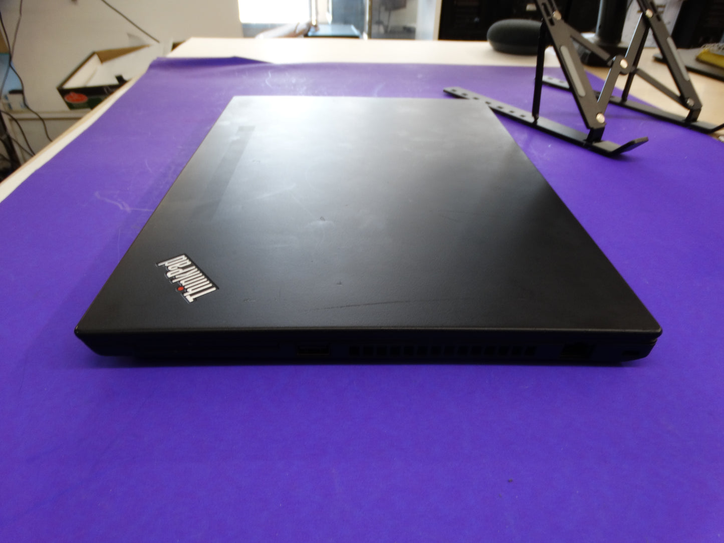 Lenovo ThinkPad T490 Laptop – Intel Core i5-8265U, 16GB RAM, 256GB SSD, 15.6” FHD
