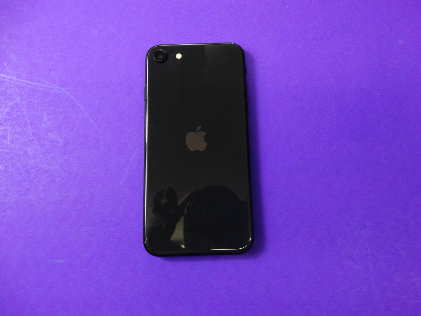 Apple iPhone SE (2nd Gen) A2275 – 64GB, Consumer Cellular, iOS 18.7, 100% Battery Health