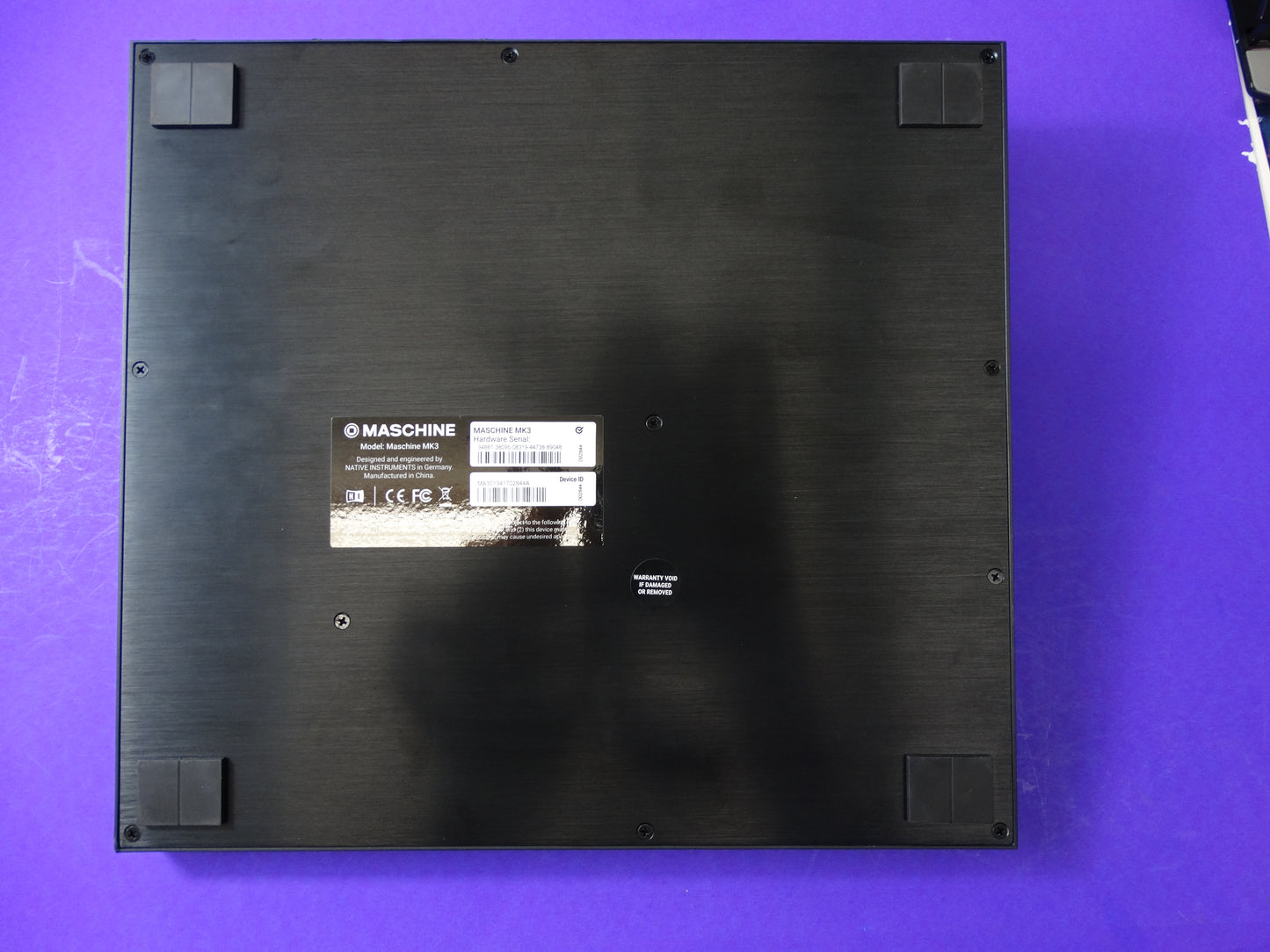Native Instruments Maschine MK3 – Groove Production & Beat Making Controller