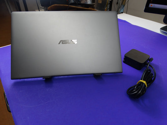 Asus ZenBook 14 – AMD Ryzen 5 4500U, 8GB RAM, 256GB SSD, Windows 11 Home