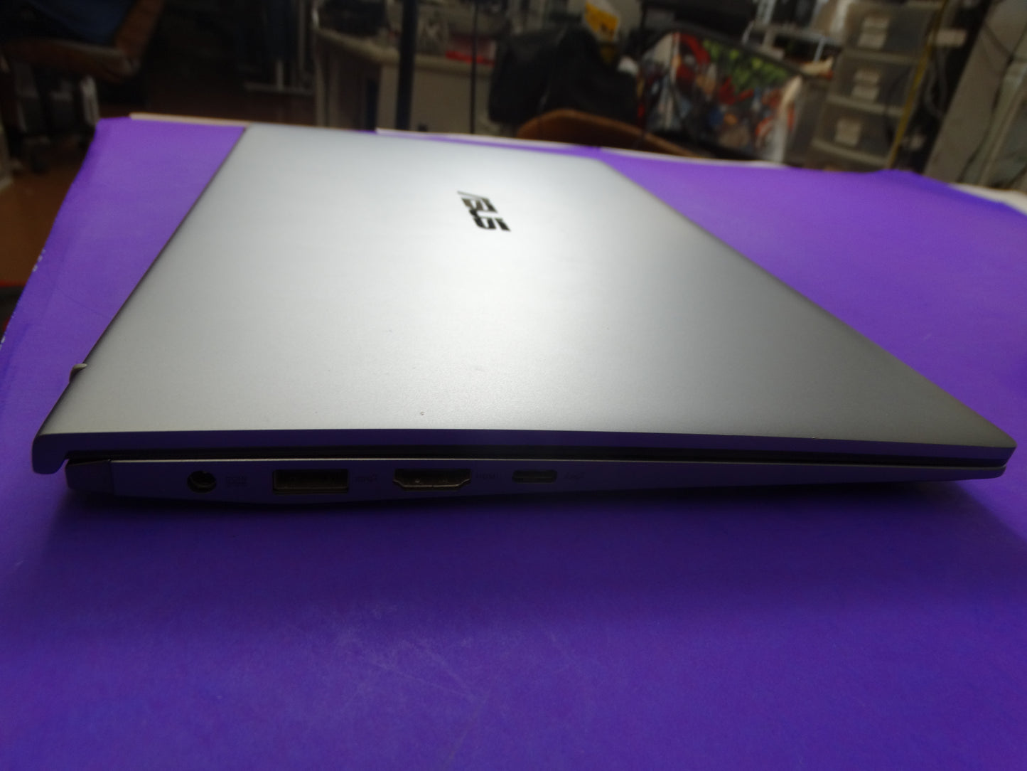 Asus ZenBook 14 – AMD Ryzen 5 4500U, 8GB RAM, 256GB SSD, Windows 11 Home