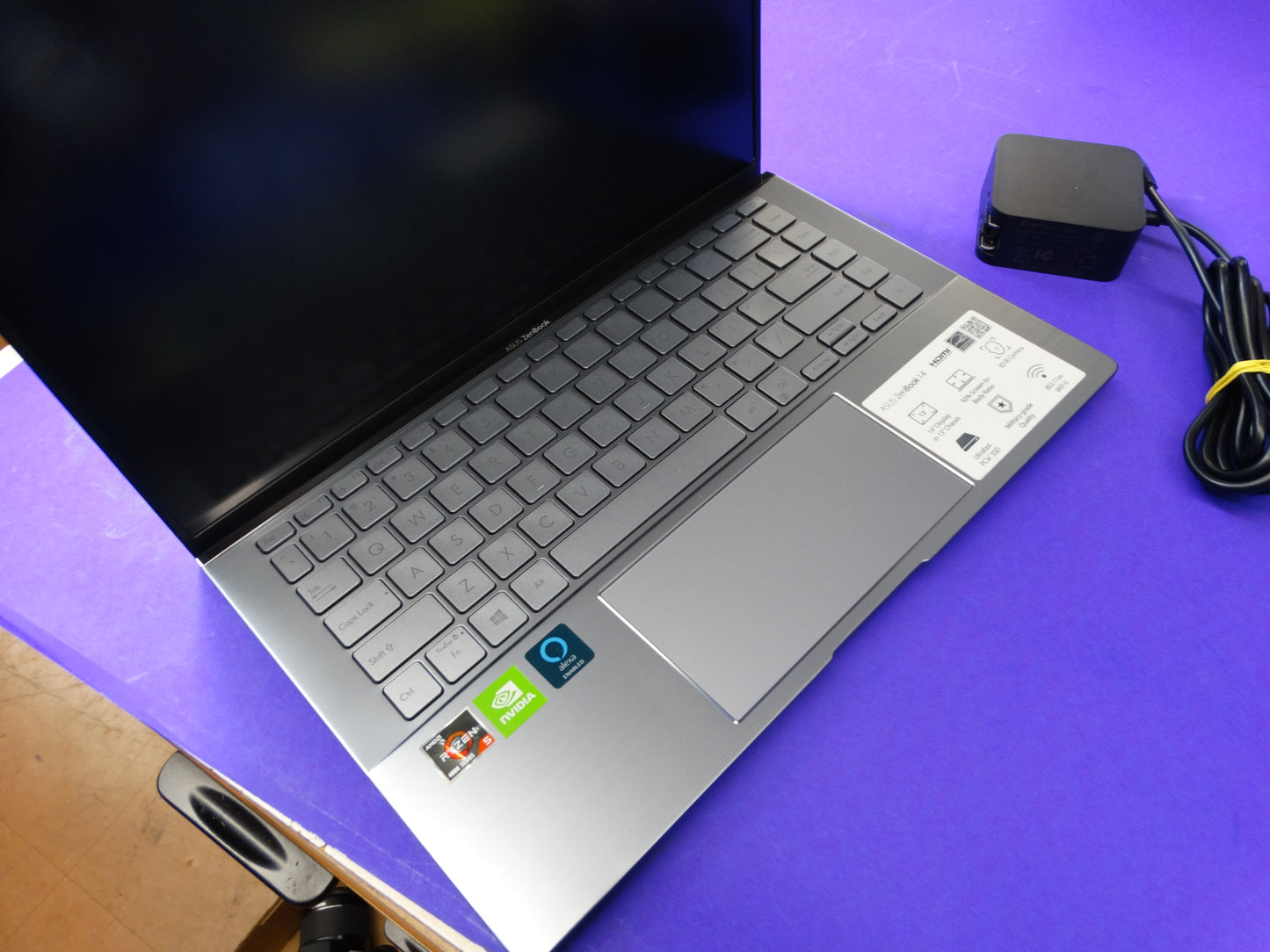 Asus ZenBook 14 – AMD Ryzen 5 4500U, 8GB RAM, 256GB SSD, Windows 11 Home
