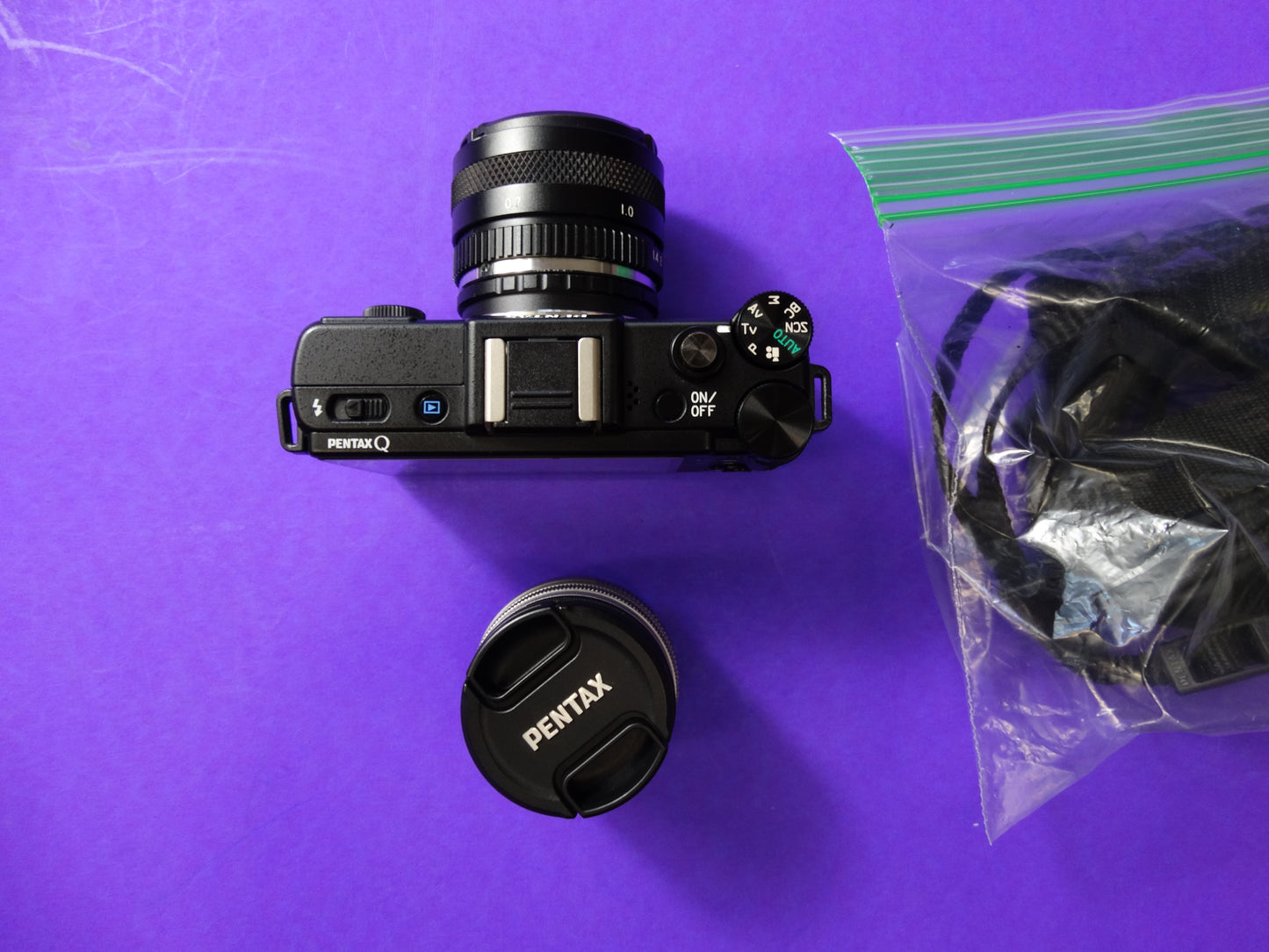 Pentax Q Mirrorless Digital Camera with 01 Standard Prime 8.5mm f/1.9 & 02 Standard Zoom 5–15mm Lenses