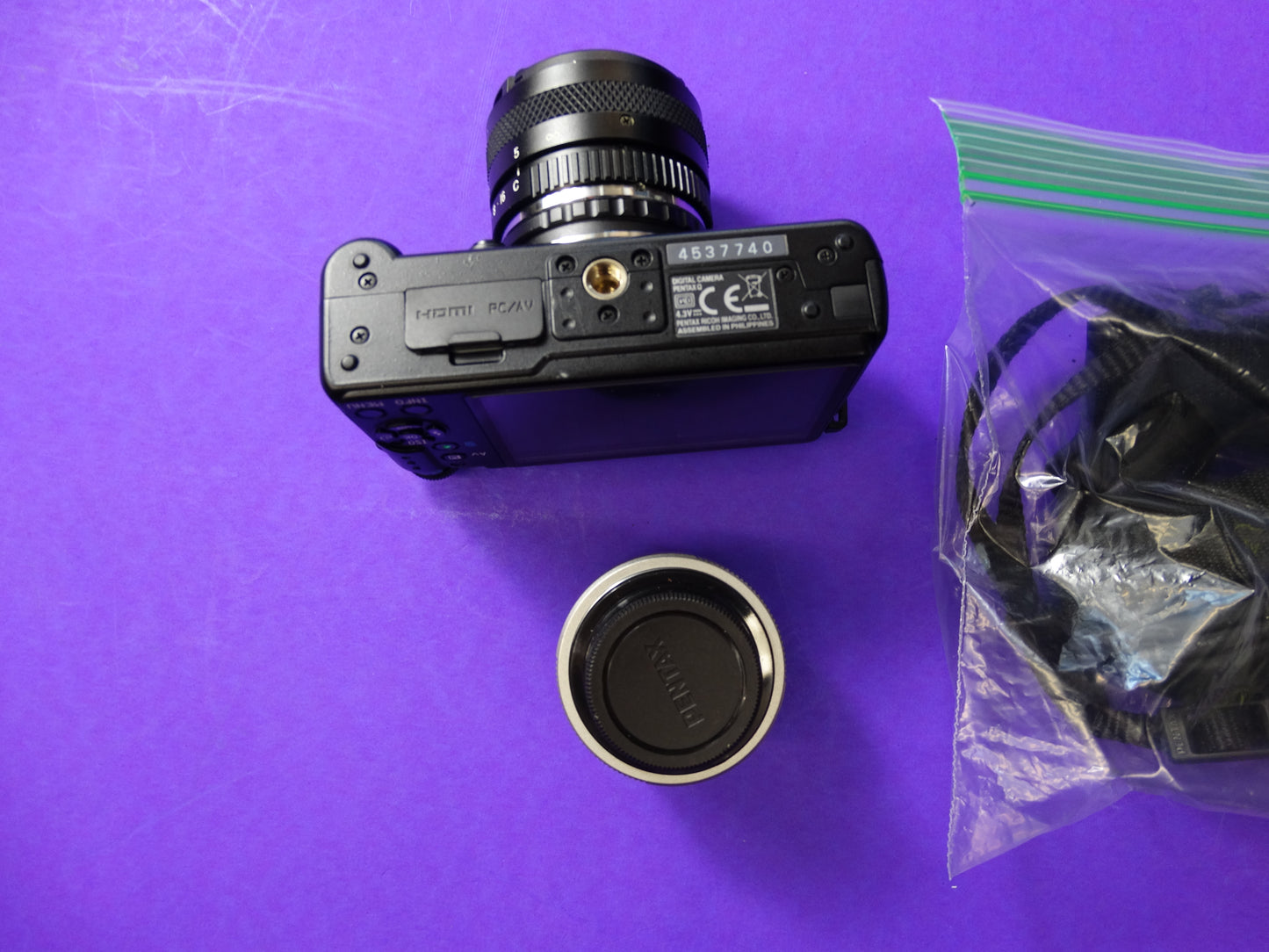Pentax Q Mirrorless Digital Camera with 01 Standard Prime 8.5mm f/1.9 & 02 Standard Zoom 5–15mm Lenses