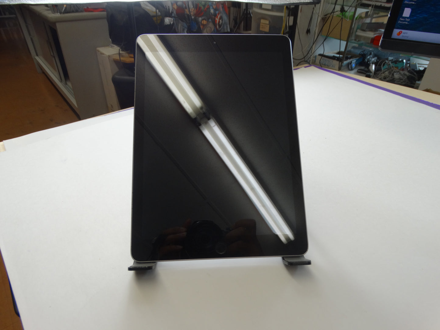 Apple iPad 6th Gen – 9.7" Retina Display, 32GB, Wi-Fi, iPadOS 17.7.10 (MR7F2LL/A)