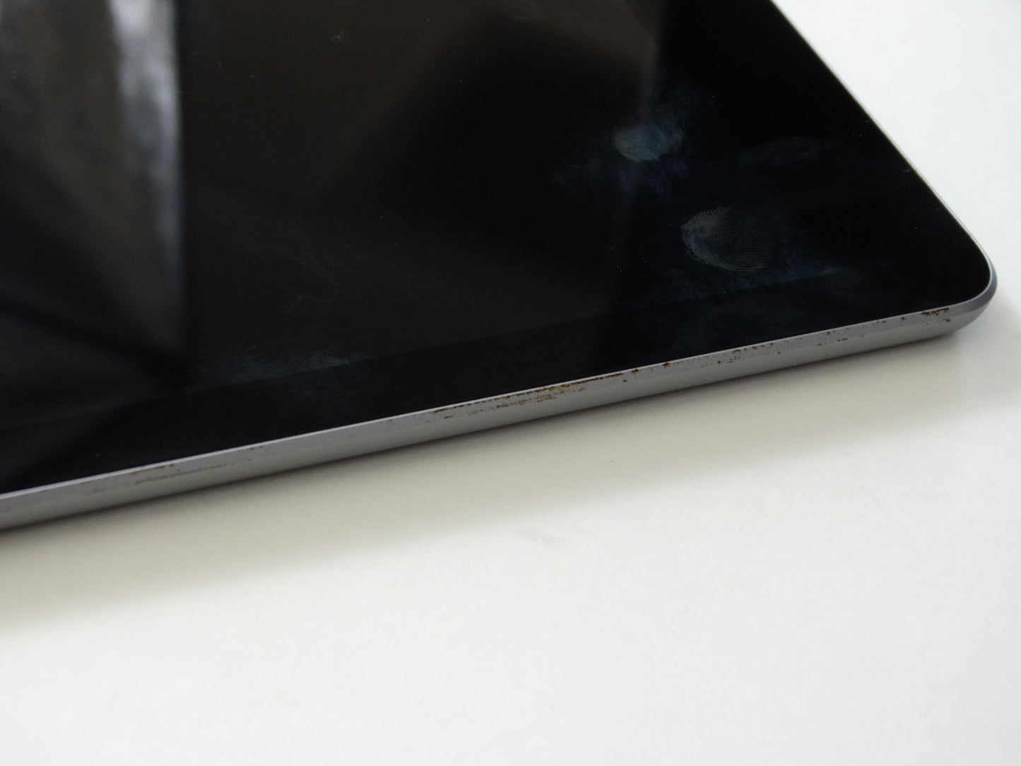 Apple iPad 6th Gen – 9.7" Retina Display, 32GB, Wi-Fi, iPadOS 17.7.10 (MR7F2LL/A)