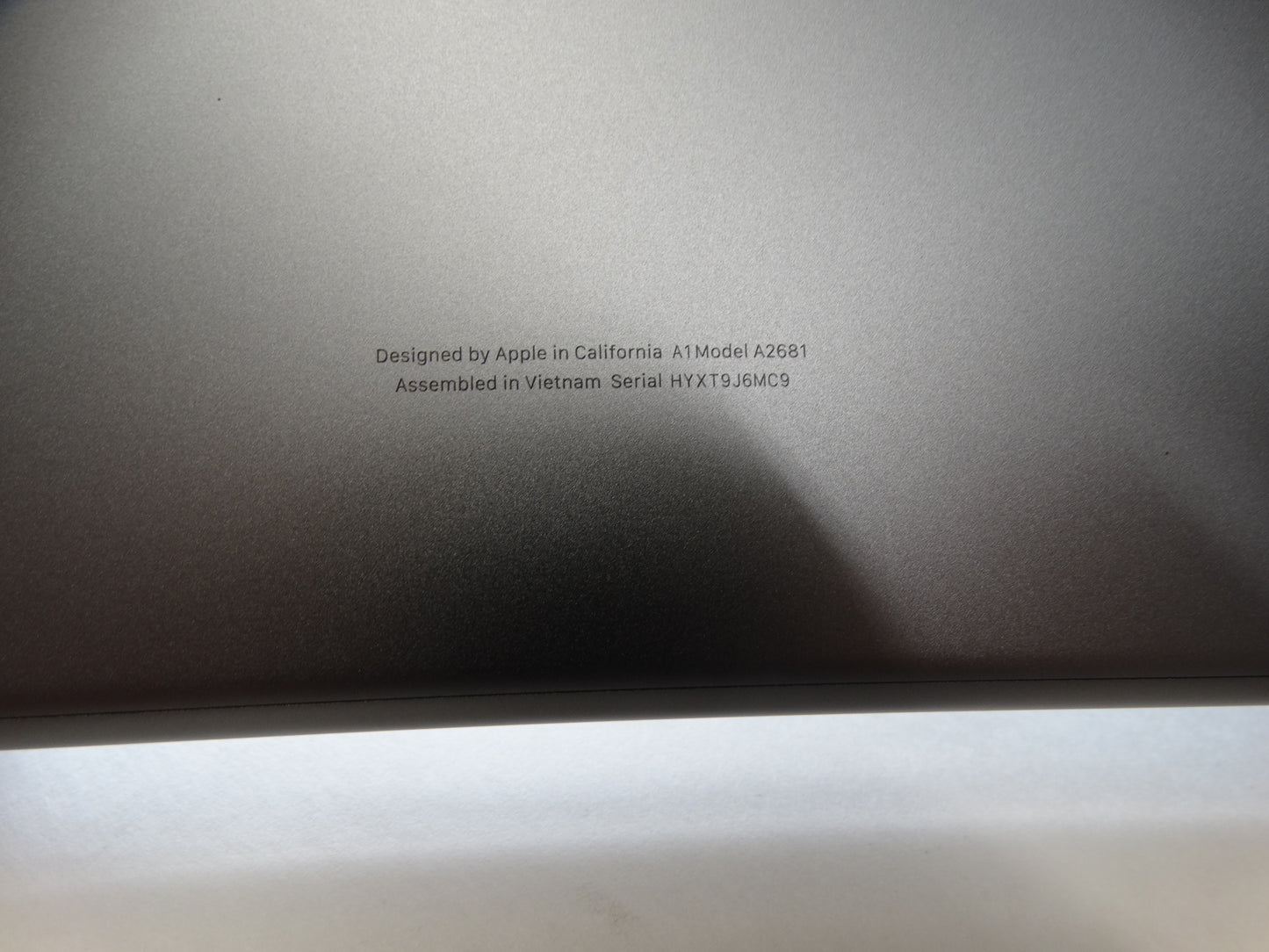 Apple MacBook Air M2 – 13.6" Retina, 8GB RAM, 256GB SSD, 100% Battery (A2681)