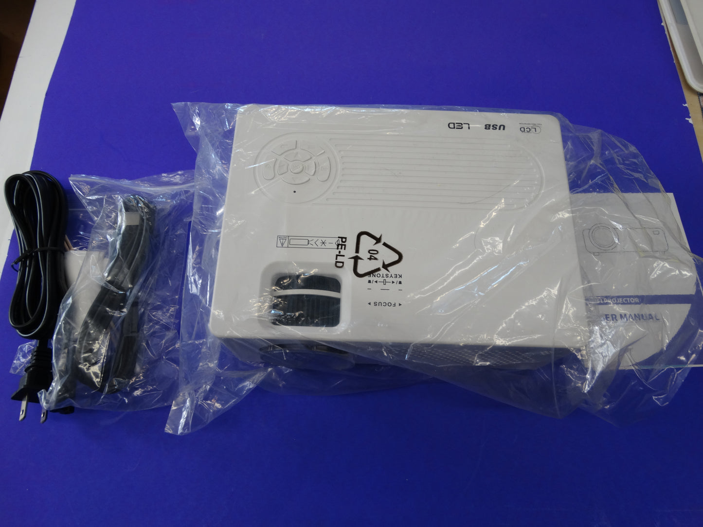 Purshe AK-60 WiFi Projector – Portable HD Home Theater Projector