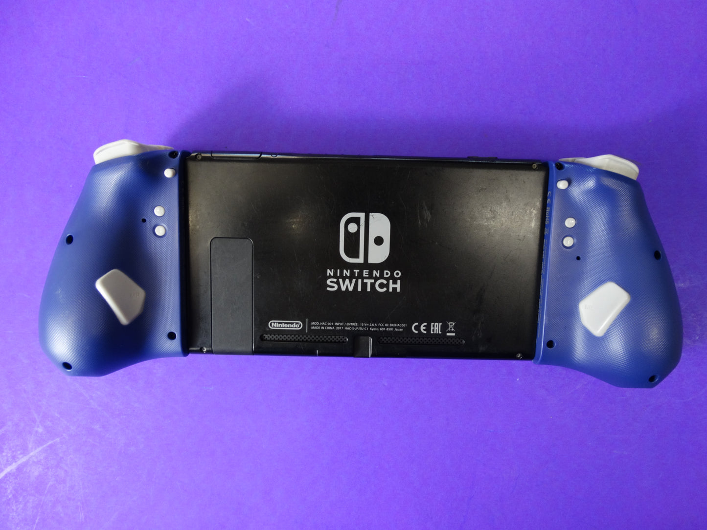 Nintendo Switch XAJ1000 Console bundled with Hori Split Pad Pro Controllers