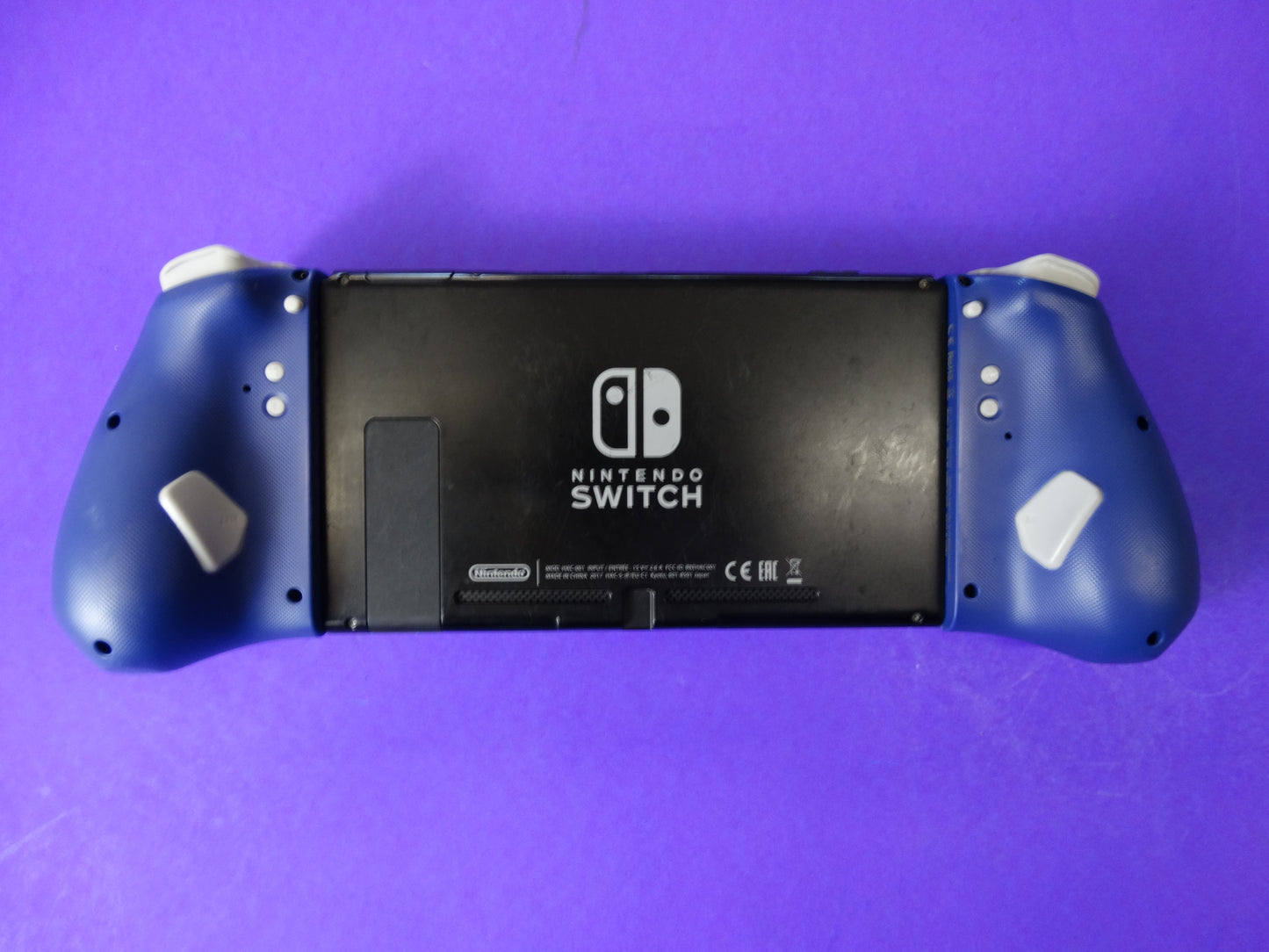 Nintendo Switch XAJ1000 Console bundled with Hori Split Pad Pro Controllers