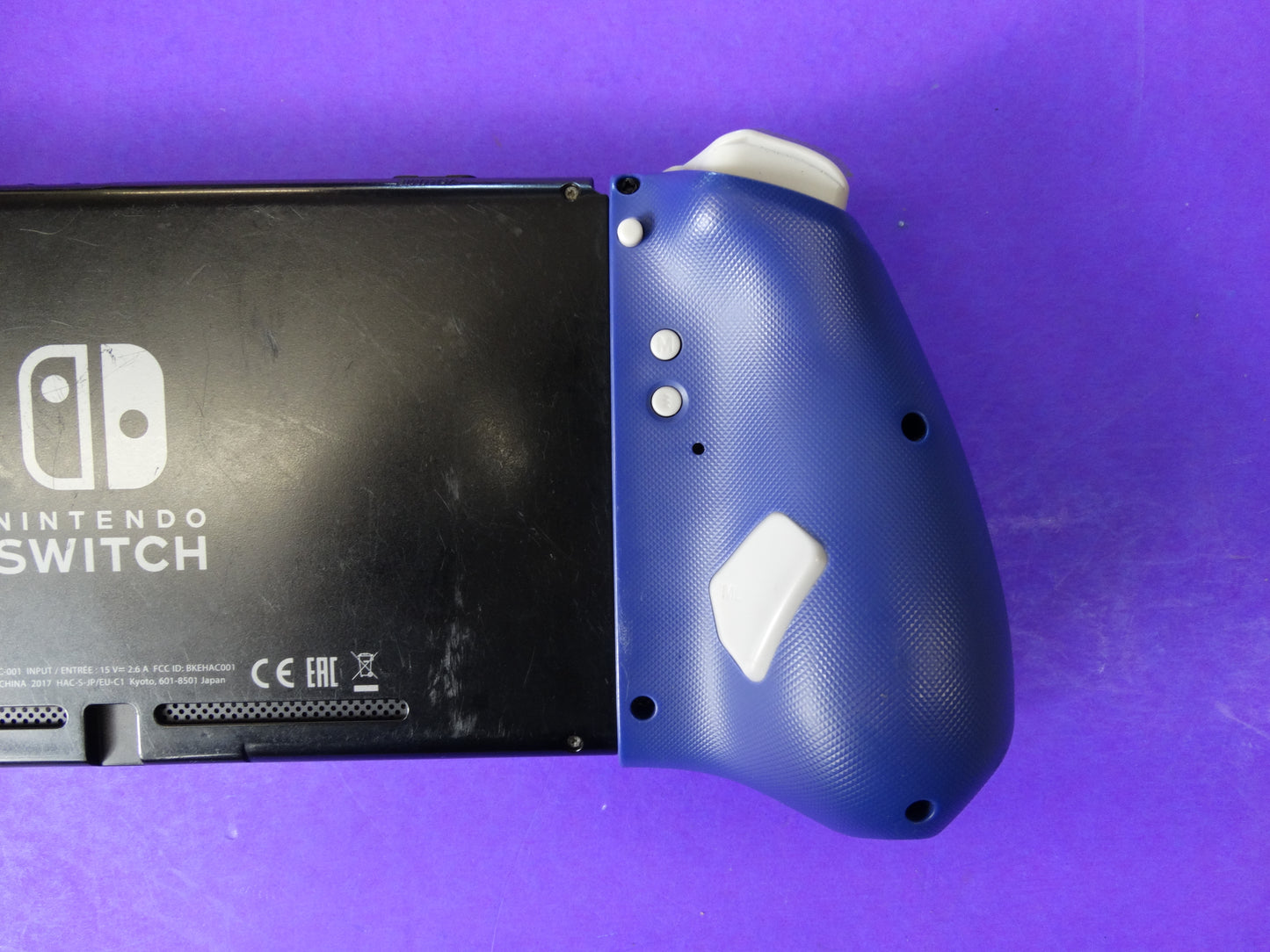 Nintendo Switch XAJ1000 Console bundled with Hori Split Pad Pro Controllers