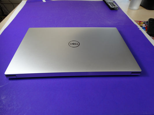 Dell XPS 15 (9520) Laptop – Core i9 12th Gen | RTX 3050 Ti 4GB | 16GB RAM | 1TB SSD | 15.6” Touch Display