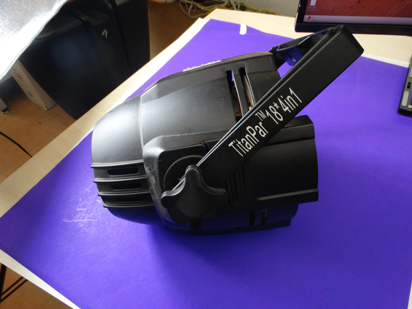 TitanPar™ 18×4-in-1 RGBW LED Par Can Stage Light – DMX512, Sound Active & Auto Modes