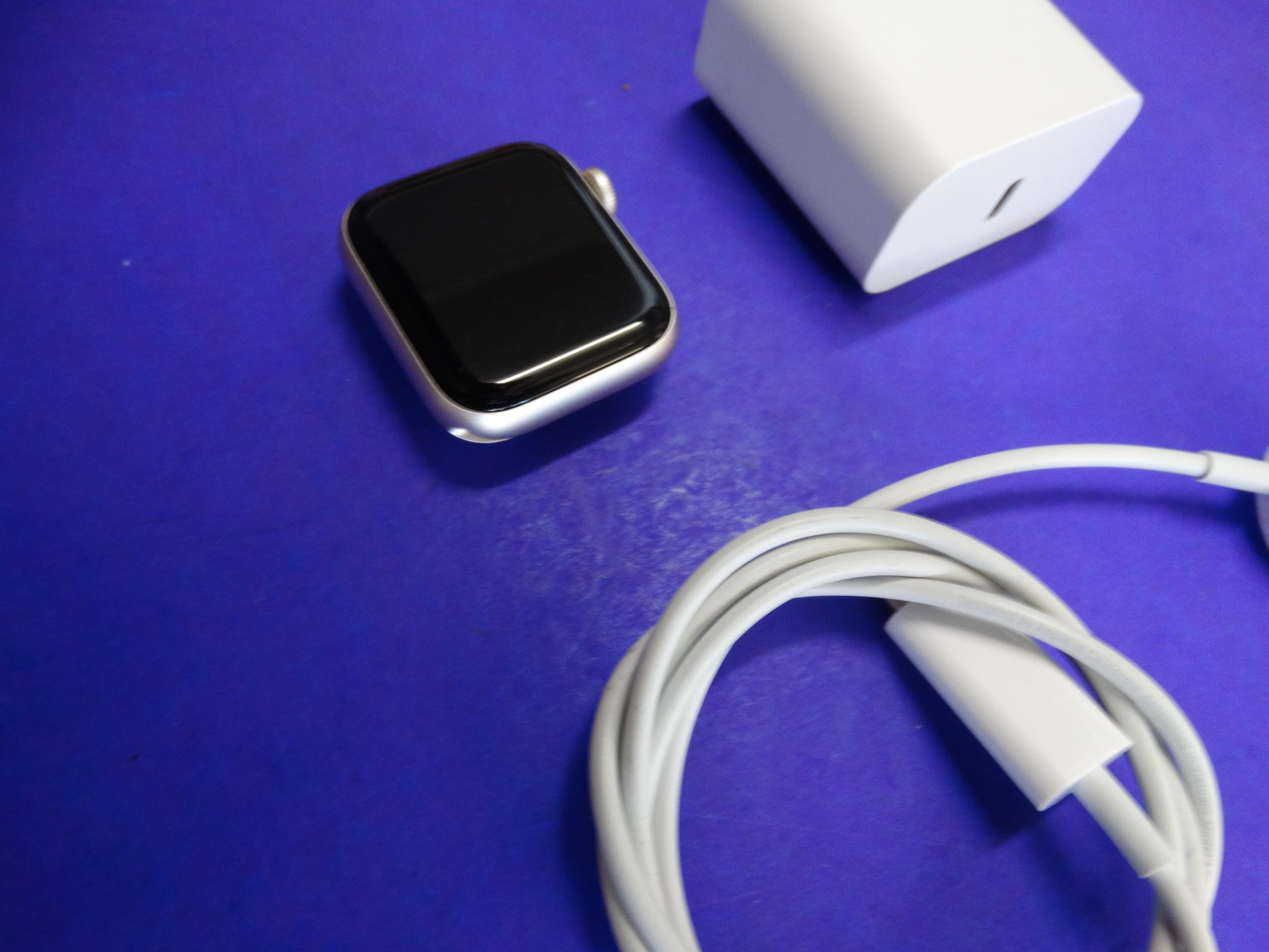 Apple Watch SE (2nd Gen) MNL73LL/A – 40mm GPS + Wi-Fi – 97% Battery Health w/ Charger - WeBuyElectronic
