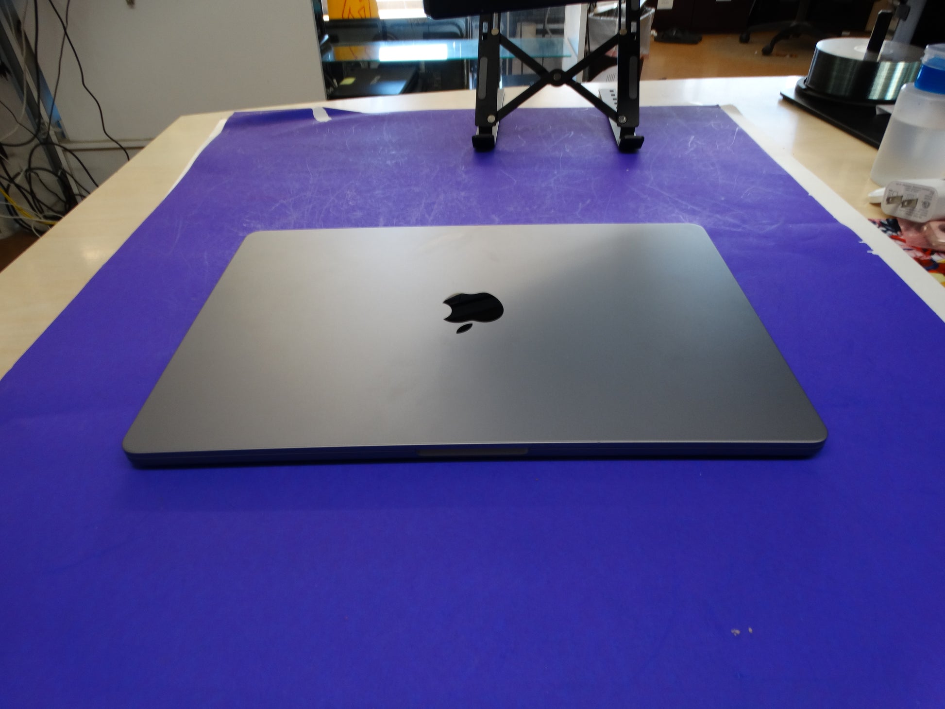 Apple MacBook Air M3 (A3114) – 13” 8-Core Laptop, 8GB RAM, 512GB SSD, 100% Battery (44 Cycles) – macOS Tahoe 26.0.1 - WeBuyElectronic