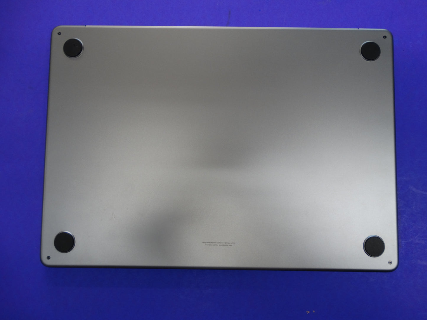 Apple MacBook Air M3 (A3114) – 13” 8-Core Laptop, 8GB RAM, 512GB SSD, 100% Battery (44 Cycles) – macOS Tahoe 26.0.1 - WeBuyElectronic