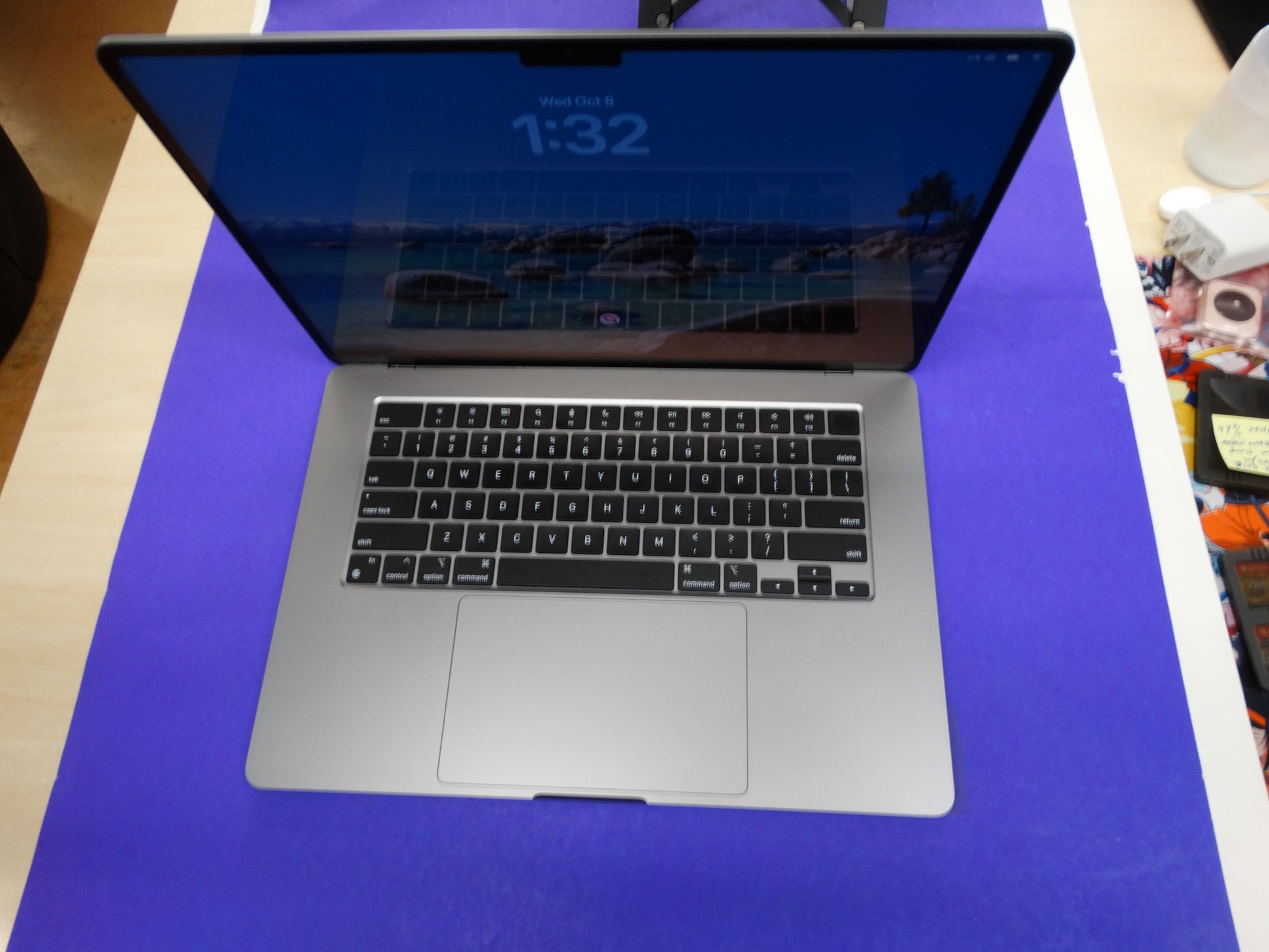 Apple MacBook Air M3 (A3114) – 13” 8-Core Laptop, 8GB RAM, 512GB SSD, 100% Battery (44 Cycles) – macOS Tahoe 26.0.1 - WeBuyElectronic