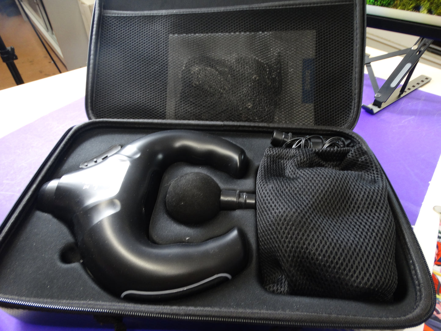 DOACE NP-X Percussion Massage Device – Deep Tissue Muscle Recovery and Relaxation