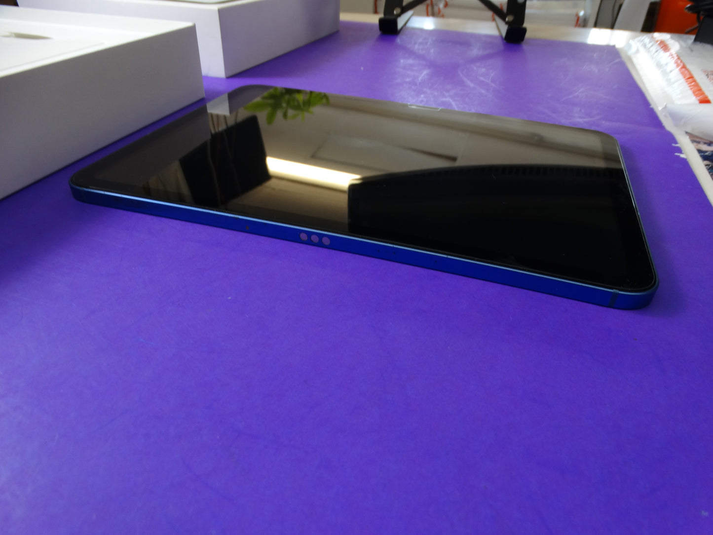 Apple iPad 10th Gen (MQ6K3LL/A) – 64GB Wi-Fi + Cellular, iPadOS 18.7.1 - WeBuyElectronic