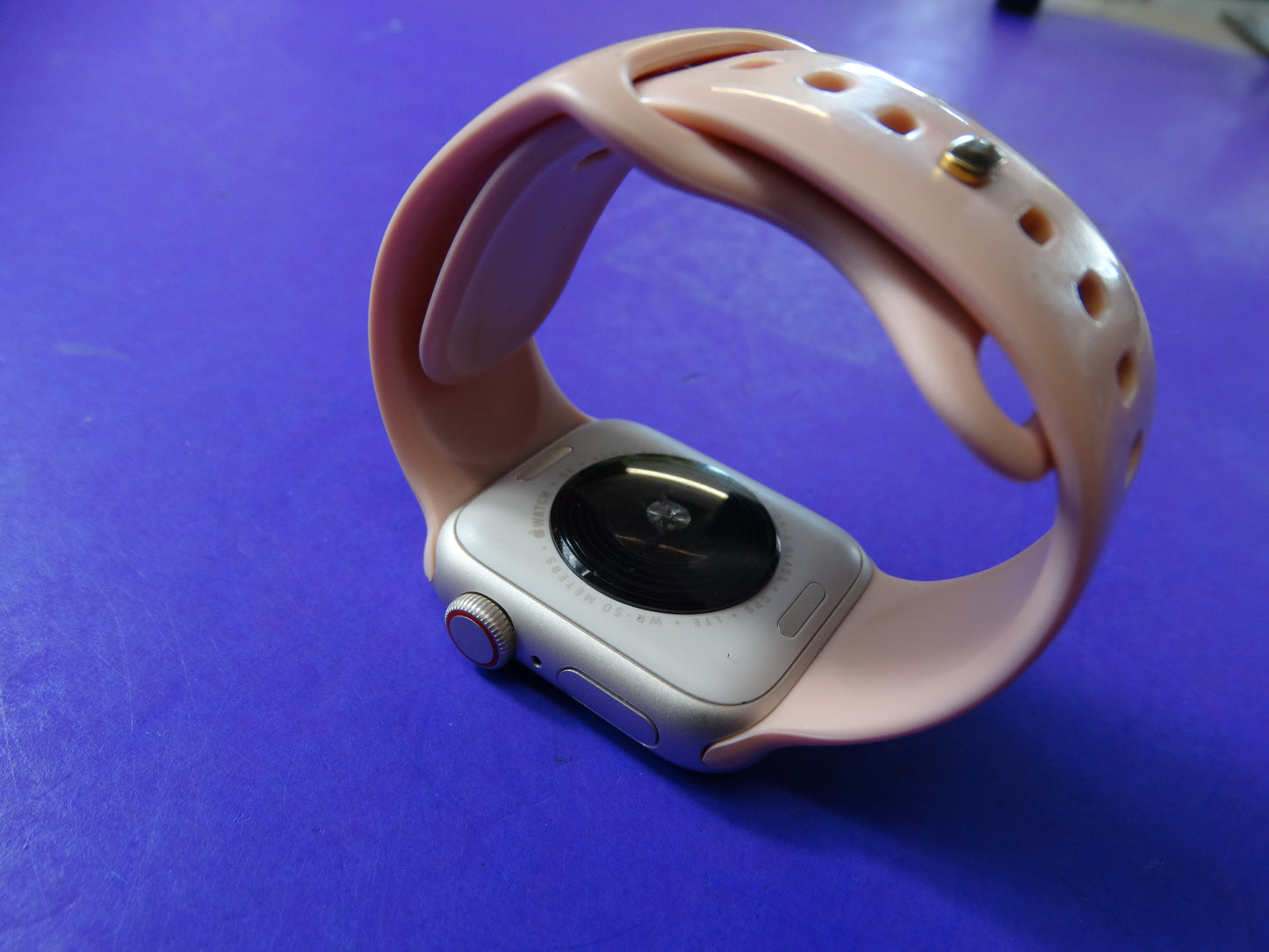Apple Watch SE (2nd Generation, Model MXFY3LL/A) - WeBuyElectronic