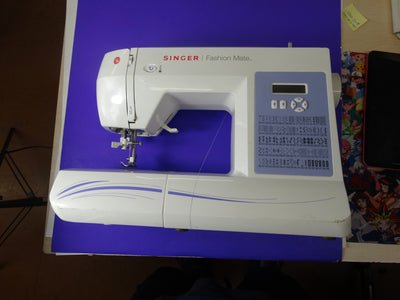 Singer Fashion Mate 7256 Computerized Sewing Machine – 70 Built-In Stitches & Automatic Needle Threader