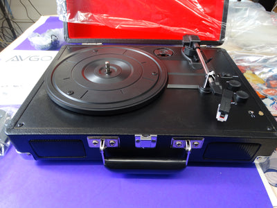 Crosley Cruiser Deluxe CR8005E-BK – 3-Speed Portable Suitcase Turntable with Built-In Speakers