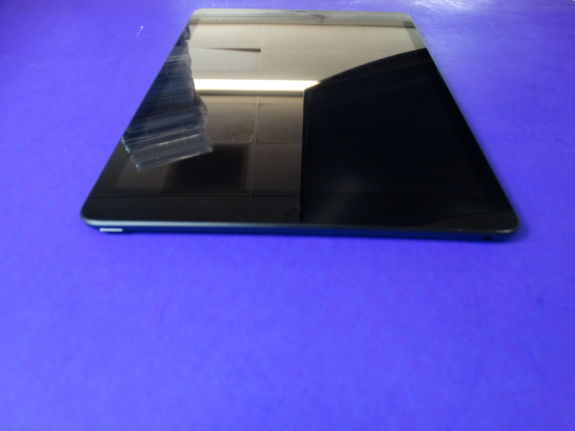 Apple iPad 9th Generation (10.2” Retina, 256GB, Wi-Fi, MK2N3LL/A) - WeBuyElectronic