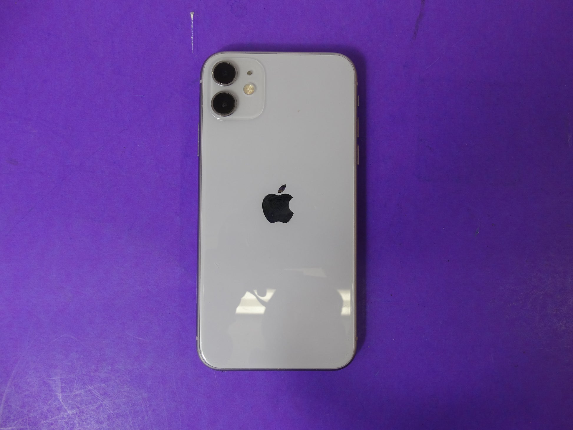 Apple iPhone 11 – 64GB – Unlocked – 68% Battery Health – Screen Damage (Front) - WeBuyElectronic