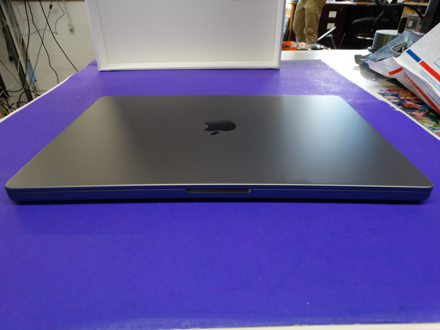 Apple MacBook Pro 13-inch (M1, 2020) – Space Gray, 16GB RAM, 512GB SSD, 1 Cycle, macOS 14.6.1 (26.0.1) - WeBuyElectronic